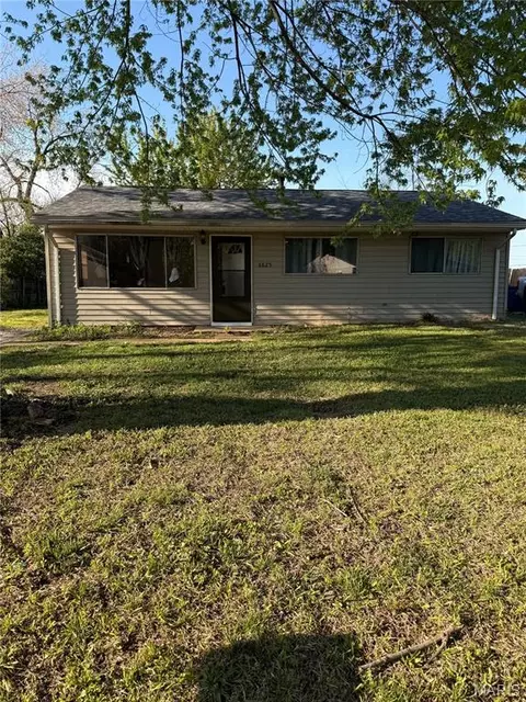 8825 Bermuda Ave, Caseyville, IL 62232