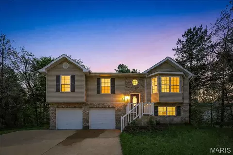 1022 S Lakeview Dr, De Soto, MO 63020