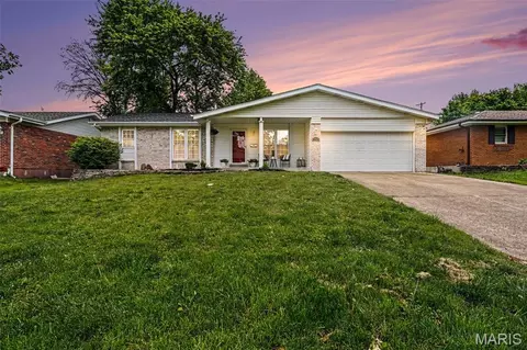 10179 Buffton Dr, Saint Louis, MO 63123