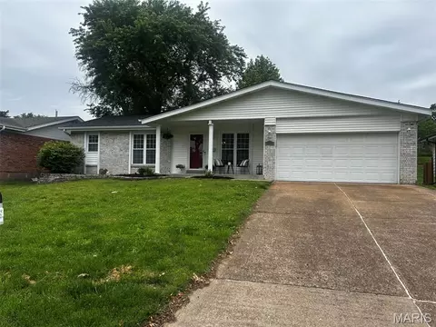 10179 Buffton Dr, Saint Louis, MO 63123