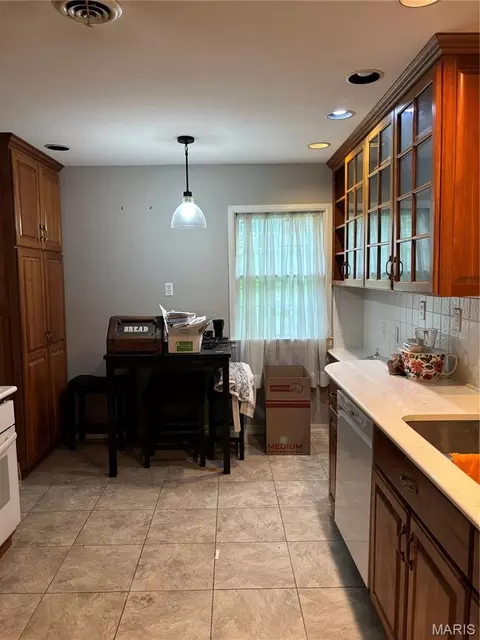 Kitchen - 514 Carson Rd, Ferguson, MO 63135 photo 1 of 1