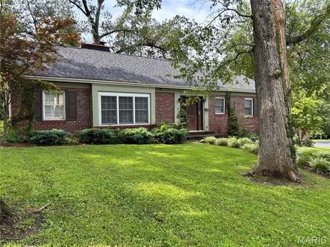 Exterior - 514 Carson Rd, Ferguson, MO 63135 photo 1 of 3