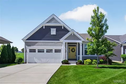 1036 Sandfort Farm Dr, Saint Charles, MO 63301