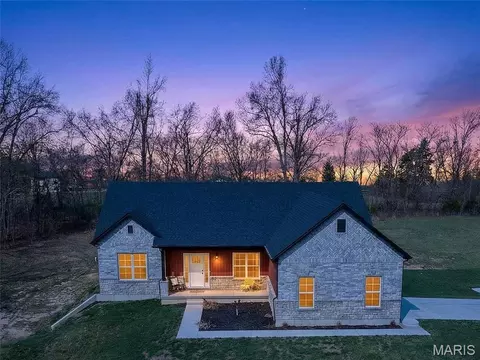 3525 Weatherby Ln, Farmington, MO 63640