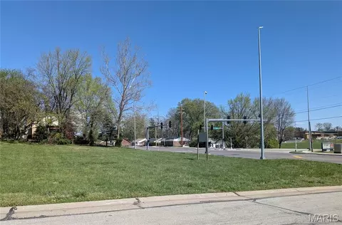 1411 N Florissant Rd, Saint Louis, MO 63135