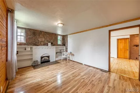 Living - 605 Third St, Marble Hill, MO 63764 photo 2 of 15