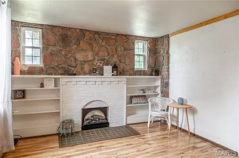 Living - 605 Third St, Marble Hill, MO 63764 photo 9 of 15