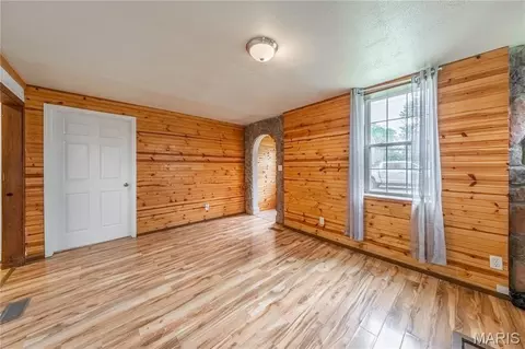 Living - 605 Third St, Marble Hill, MO 63764 photo 6 of 15