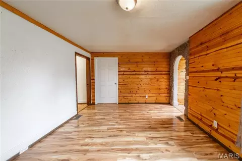 Living - 605 Third St, Marble Hill, MO 63764 photo 4 of 15