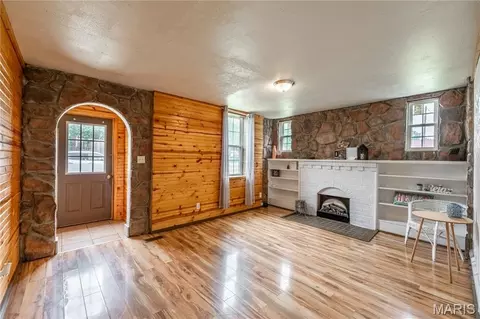 Living - 605 Third St, Marble Hill, MO 63764 photo 1 of 15