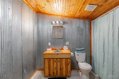 Bath - 605 Third St, Marble Hill, MO 63764 photo 3 of 3