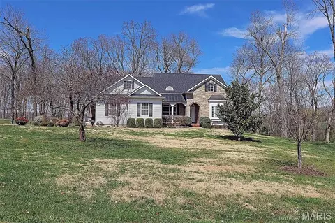1000 Redbud Ln, Farmington, MO 63640
