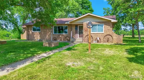 31337 Hudson Rd, Lebanon, MO 65536