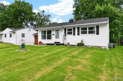 730 Babler Dr, Florissant, MO 63031