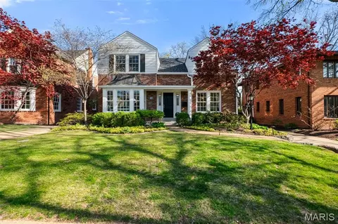 8105 Kingsbury Blvd, Clayton, MO 63105