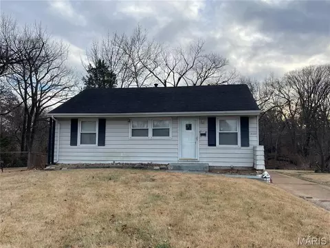 10300 Ross Cir, Saint Louis, MO 63137