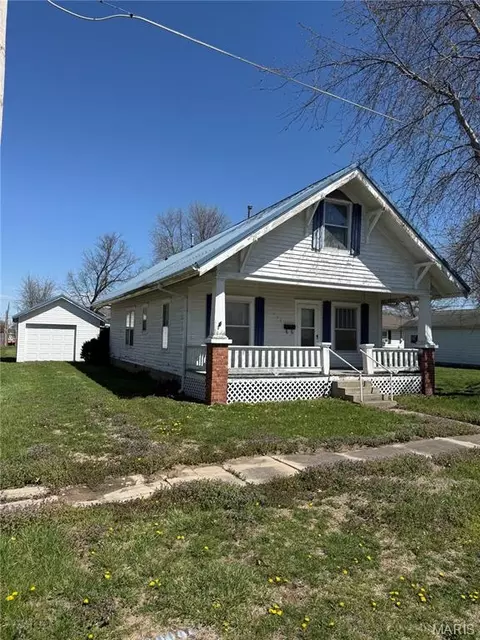 111 W Caldwell St, La Plata, MO 63549