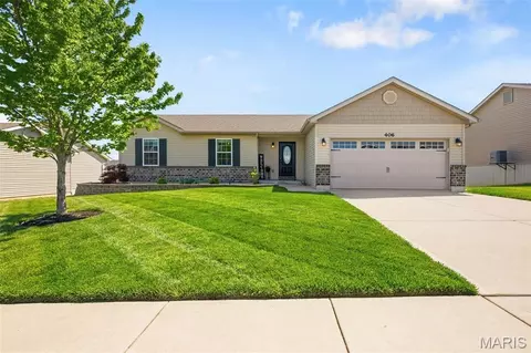 406 Prairie Creek Dr, Wentzville, MO 63385