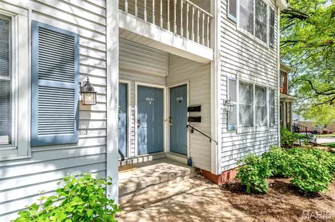 9039 W Swan Cir, Brentwood, MO 63144