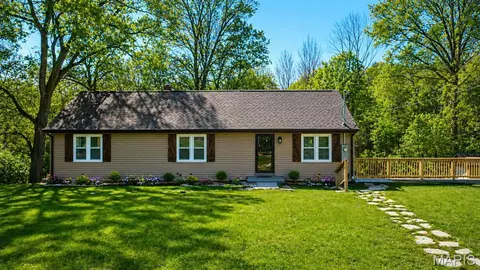 12902 Dorsett Rd, Maryland Heights, MO 63043