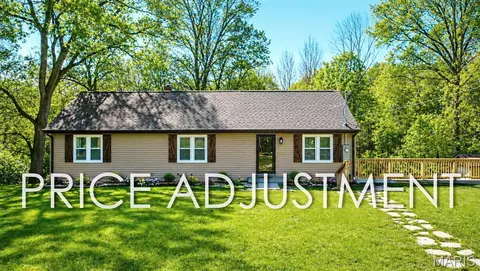 12902 Dorsett Rd, Maryland Heights, MO 63043