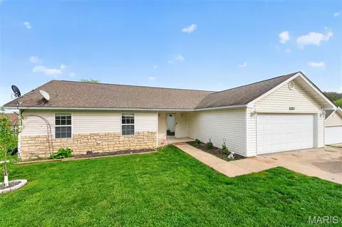 20826 Hibbett Rd, Saint Robert, MO 65584