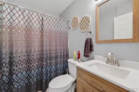 Bath - 20826 Hibbett Rd, Saint Robert, MO 65584 photo 2 of 2