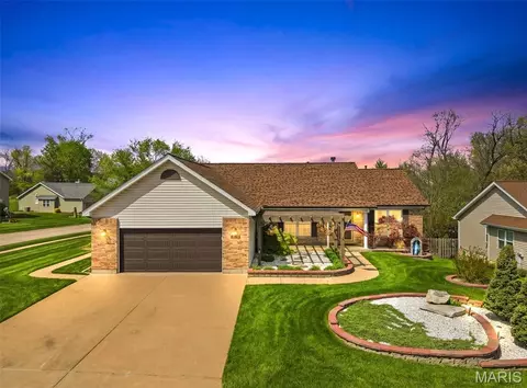 891 Autumn Grove Dr, O'fallon, MO 63366