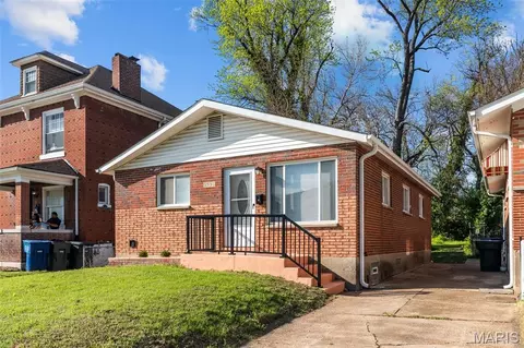 5531 Maple Ave, Saint Louis, MO 63112