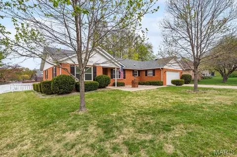 Exterior - 2901 E Main St, Belleville, IL 62221 photo 3 of 10