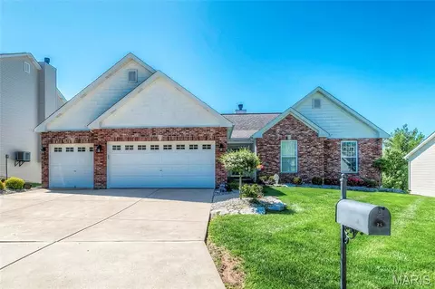 25 Aspen Ridge Ct, Saint Peters, MO 63376