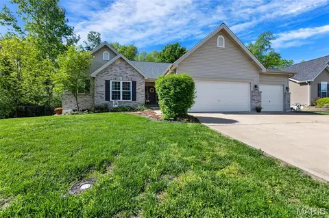 1708 Westlake Ct, Pacific, MO 63069