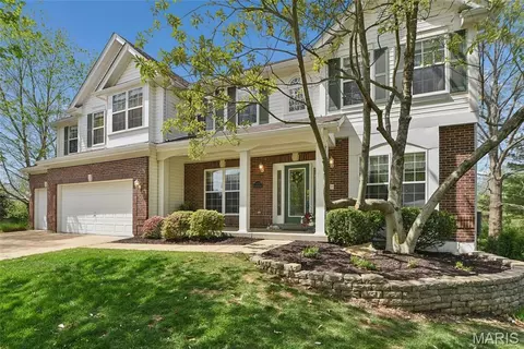 1131 Wildhorse Meadows Dr, Chesterfield, MO 63005