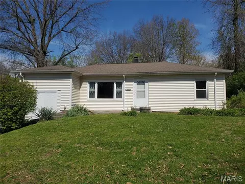 3206 Myrle St, Alton, IL 62002