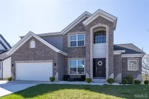 7474 Shadow Point Dr, Saint Louis, MO 63129