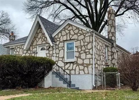 6917 Claremore Dr, Pine Lawn, MO 63121