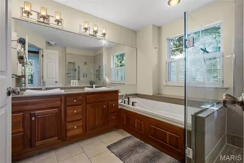 Bath - 602 Rainbow Circle Ct, Ballwin, MO 63011 photo 1 of 4