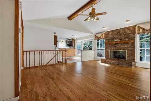 Living - 602 Rainbow Circle Ct, Ballwin, MO 63011 photo 3 of 4
