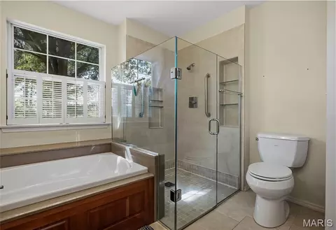 Bath - 602 Rainbow Circle Ct, Ballwin, MO 63011 photo 2 of 4