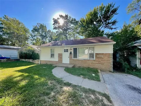 10121 Baron Dr, Saint Louis, MO 63136