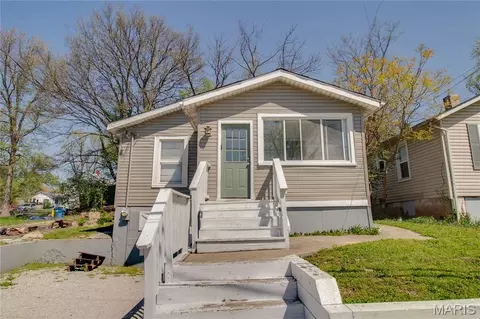 3034 Glenwood Ave, Alton, IL 62002