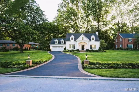 74 Country Club Pl, Belleville, IL 62223