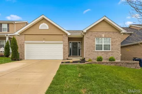 5242 Footpath Ct, Eureka, MO 63025