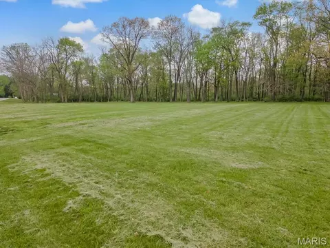 4109 Hanover Rd, Columbia, IL 62236