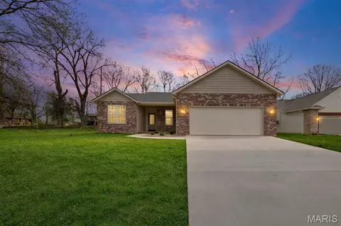 808 Turnberry Rd, Belleville, IL 62223