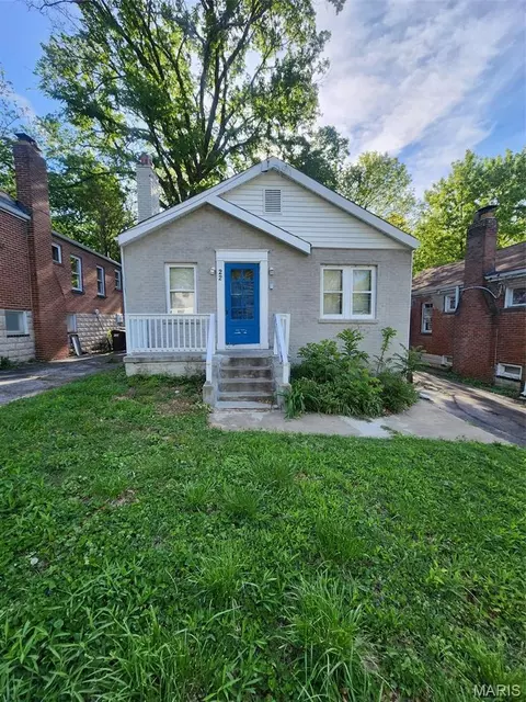 22 N Harvey Ave, Saint Louis, MO 63135