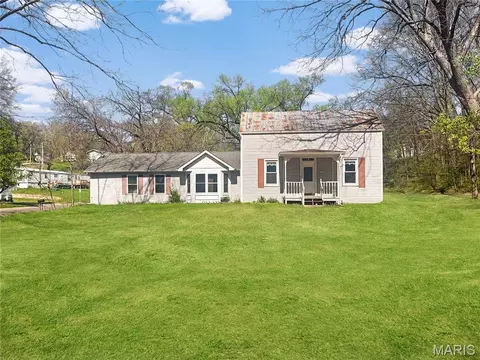 1001 Olive St, New Haven, MO 63068