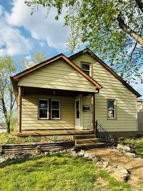 611 W Monroe Ave, Owensville, MO 65066