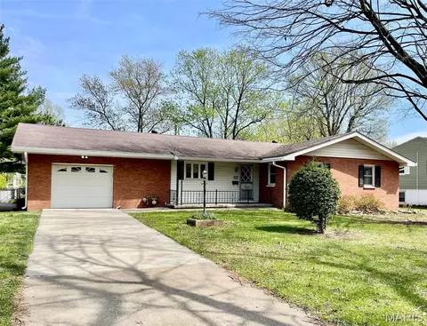 313 Sanders St, Bethalto, IL 62010