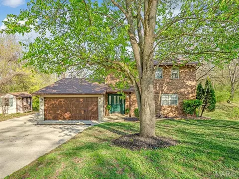 7 Starlite Hills Dr, Belleville, IL 62223